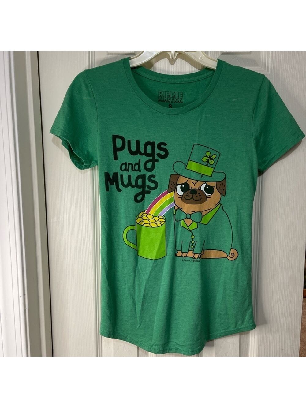 Ripple Junction pugs and mugs green rainbow T-shirt size small